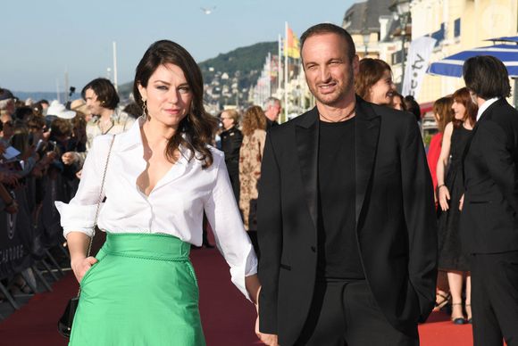 Emilie Dequenne (Tenue Society Room, Roger Vivier et Van Cleef & Arpels) et son mari Michel Ferracci - Tapis rouge - Cérémonie de clôture du 35ème festival de Cabourg, le 12 juin 2021.
© Coadic Guirec/Bestimage