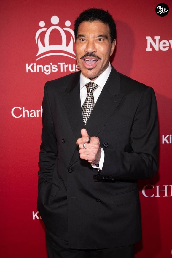 Cette hospitalisation intervient deux mois après l’interruption prématurée d’un autre concert, au cours duquel il s’était senti étourdi.

Lionel Richie au photocall du 5ème gala annuel The King's Trust Global Gala à New York, Etats-Unis, le 29 avril 2026.

© NDZ/StarMax/Bestimage