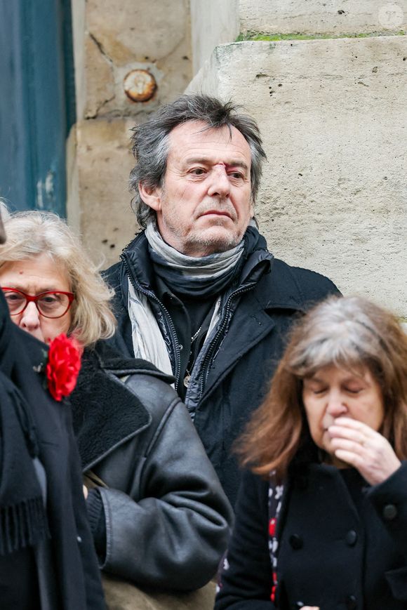 Jean-Luc Reichmann - Sortie des obsèques de Catherine Laborde en l’église Saint-Roch à Paris, le 6 février 2025. Décédée le 28 janvier 2025 à l'âge de 73 ans, l'ancienne présentatrice météo de TF1 (1988 - 2017) était atteinte de la maladie neurodégénérative à corps de Lewy. 
© Jacovides - Moreau / Bestimage