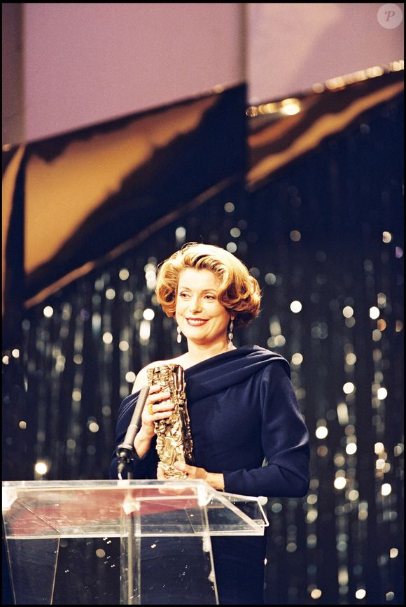 Catherine Deneuve lors des César en 1993, elle a été récompensée pour "Indochine"
©AGENCE / BESTIMAGE