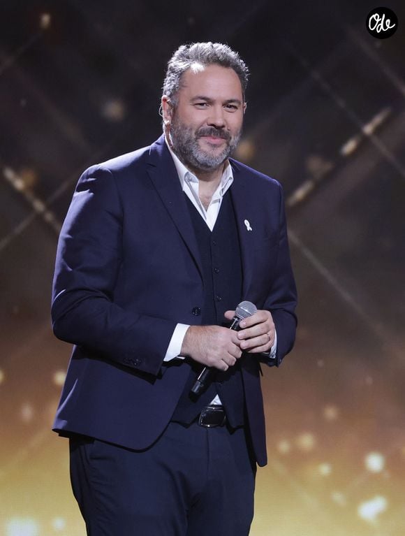 Exclusif - Bruce Toussaint lors de l'enregistrement de l'émission « Nos voix pour toutes » au profit de la Fondation des femmes à l'Adidas Arena, diffusée sur TMC le 25 novembre 2025, à Paris, France, le 19 novembre 2025. © Guirec-Moreau/Bestimage