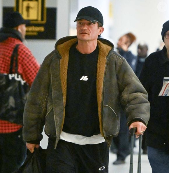 Orlando Bloom serait-il prêt à refaire sa vie ? 

Katy Perry et Orlando Bloom ont été aperçus à leur arrivée à l'aéroport JFK de New York. Katy est en ville pour se produire au Jingle Ball 2024.©Backgrid USA / Bestimage