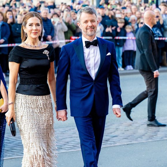 Des membres de la famille royale danoise assistent à un spectacle d'anniversaire sur la vieille scène du Théâtre royal danois de Copenhague à l'occasion du 18e anniversaire de la princesse Isabella (princesse Isabella de Danemark).
©Backgrid USA / Bestimage