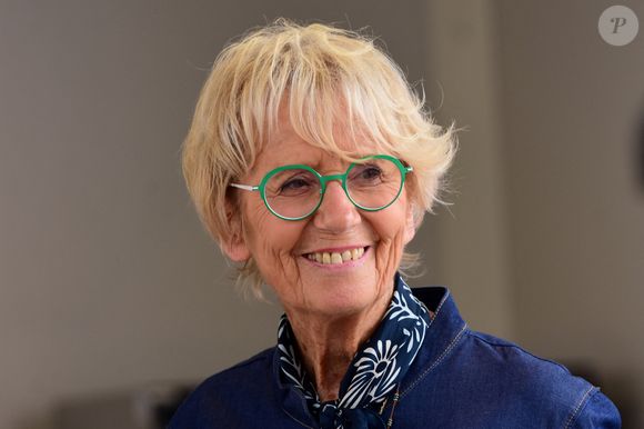 Les longs tournages loin de la Savoie et la fatigue ont aussi pesé dans sa décision.

Jacqueline Pin, dite Mercotte - Fête de la Pogne et de la Raviole à Romans sur Isère.
Romain Doucelin / Bestimage