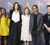 Avec Brad Pitt, l'actrice a eu six enfants
Shiloh Jolie-Pitt, Zahara Jolie-Pitt, Angelina Jolie, Vivienne Jolie-Pitt, Maddox Jolie-Pitt et Knox Jolie-Pitt arrivent à la projection de gala britannique d'Eternals, au BFI IMAX Waterloo. Londres, Royaume-Uni, 27 octobre 2021. Photo par Doug Peters/Empics/ABACAPRESS.COM