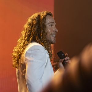 Julien Doré en concert au festival du Printemps de Pérouges, le 25 juin 2025. 

© Sandrine Thesillat / PsNewZ / Bestimage