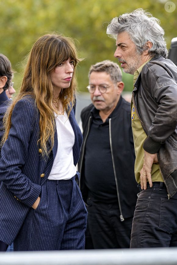 Lou Doillon, avec son compagnon Stéphane Manel, présente le film "Boxes" réalisé par sa mère Jane Birkin lors du festival Lumière 2023 à Lyon le 22 octobre 2023. © Sandrine Thesillat / Panoramic / Bestimage