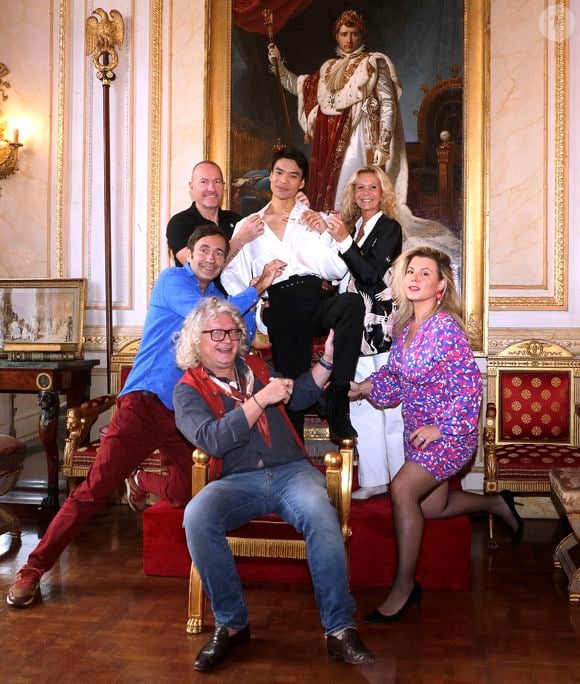 Jeremy Bellet, Fiona Gelin, Cindy Lopes, Pierre-Jean Chalencon, Thierry Samitier et Pascal Soetens . A l'occasion de son mariage avec son compagnon en janvier 2024, Jérémy Bellet a fait des essayages de tenue de mariage devant ses amis au palais Vivienne à Paris. Le 11 octobre 2023 © Cédric Perrin / Bestimage