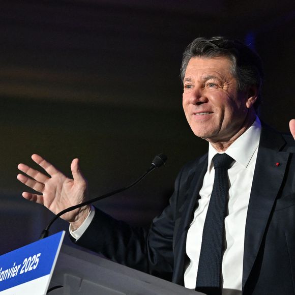 "La seule station qui garantit du soleil tout le séjour", a-t-elle assuré heureuse et épanouie.  

Christian Estrosi, le maire de Nice, accompagné de sa femme la journaliste et chroniqueuse de télé, Laura Tenoudji, a participé à la réunion de rentrée des Amis du Maire organisé dans la salle de spectacle du Palais de la Méditerranée à Nice, le 20 janvier 2023. © Bruno Bebert/Bestimage