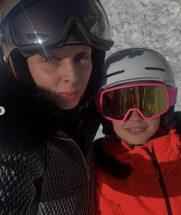 Sylvie Tellier au ski avec sa familles pour les fêtes de fin d'année. Instagram