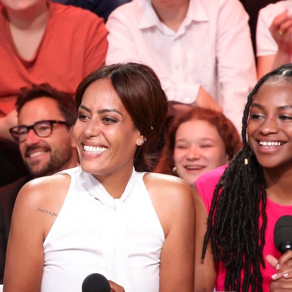 Exclusif - Amel Bent, Fanta Kebe - Plateau de l'émission "C à vous" lors du 78ème Festival International du Film de Cannes le 22 mai 2025. © Jack Tribeca / Bestimage