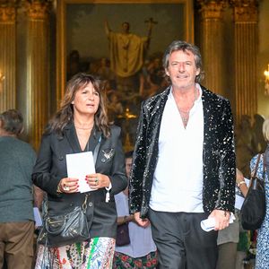 Jean-Luc Reichmann et sa compagne Nathalie Lecoultre au mariage d'Hugues Aufray et de Murielle Mégevand à l’église Saint-Vigor de Marly-Le Roy, France, le 2 septembre 2023. Photo Bestimage