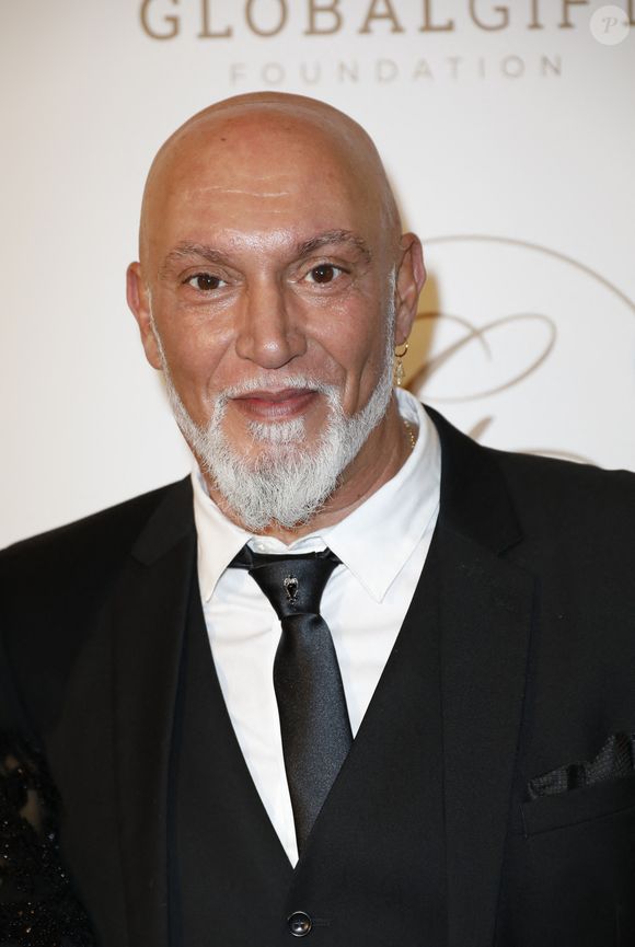 monter sur de petites estrades de campings "n'est pas un problème", a-t-il confié à "Sud Ouest". 

Ahmed Mouici - Photocall de la 10ème édition du "Global Gift Gala 2022" au Four Seasons Hotel George V à Paris le 19 novembre 2022. © Marc Ausset-Lacroix / Bestimage