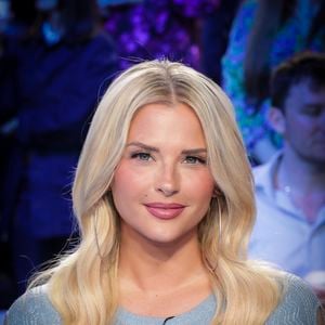 Exclusif - Kelly Vedovelli sur le plateau de l’émission « TPMP » présentée par C.Hanouna et diffusée en direct sur C8 le 29 avril 2024, à Paris, France, le 29 avril 2024. © Jack Tribeca / Bestimage