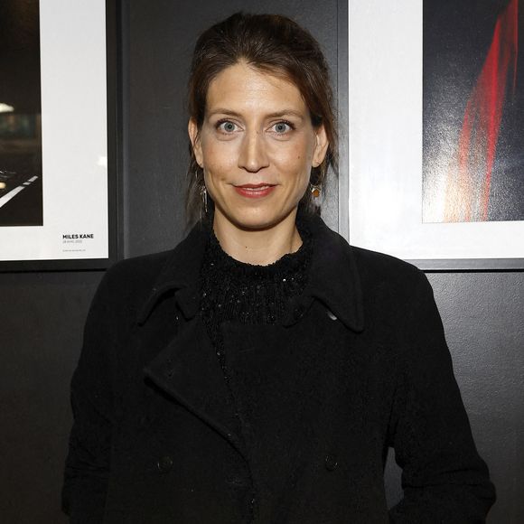 Invitée sur le plateau de Aurélie Casse dans "C l'hebdo" ce samedi 29 mars, Adèle Van Reeth, directrice générale de France Inter, s'est rapidement exprimée sur les rumeurs de départ de Léa Salamé

Exclusif - Adèle Van Reeth, directrice de France Inter en backstage de l'émission "Unis face au séisme" à l'Olympia diffusée en direct sur France 2 le 14 mars 2023. Au terme de l'émission, les promesses de dons s'élevaient à 2,3 millions d'euros.
Unis face au séisme est un grand concert de solidarité pour les populations turque et syrienne. 
Pour venir en aide aux milliers de familles victimes des séismes en Turquie et en Syrie, France Télévisions poursuit sa mobilisation aux côtés de la Fondation de France en organisant un grand concert en direct de l’Olympia, mardi 14 mars. L.Salamé et S.Bern ont présenté cette soirée de solidarité à laquelle ont participé des artistes français, turcs et syriens. 
Le 6 février 2023, deux séismes exceptionnels de magnitude 7,8 et 7,6 ont frappé le sud de la Turquie et le nord-ouest de la Syrie, faisant au moins 52 000 morts et détruisant des milliers d’habitations. Cette catastrophe est la plus meurtrière que la région ait connue depuis des siècles.
Plus d’un mois après, la situation reste toujours extrêmement critique et les besoins d’urgence, l’aide alimentaire, l’accès à l’eau potable, la mise à l’abri des populations restent toujours d’actualité, alors que les températures sont particulièrement froides. Dans le nord-ouest de la Syrie, les 180 000 personnes déplacées par le tremblement de terre s’ajoutent aux 2,8 millions de personnes qui vivent déjà dans des conditions difficiles et précaires après avoir été déplacées à plusieurs reprises par la guerre qui dure depuis douze ans.

© Cyril Moreau / Christophe Clovis / Bestimage