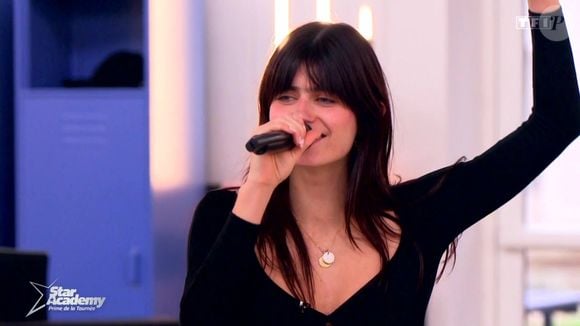 Elle est l'une des favorites du public 
Marguerite, candidate de la "Star Academy 2024" - images du prime du 30 novembre, sur TF1