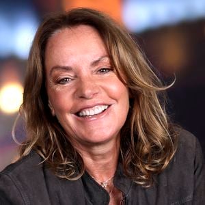 Pour elle, cette maison est plus qu’un logement : elle symbolise la stabilité, la famille et la mémoire de son mari.

Exclusif - Portrait de Cendrine Dominguez lors de l'enregistrement de l'émission "Chez Jordan de Luxe" à Paris. Le 16 septembre 2024
© Cédric Perrin / Bestimage