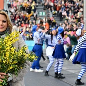 Séverine Ferrer - Dernière Bataille de Fleurs de la 140eme édition du Carnaval de Nice "Roi des Oceans" à Nice, le 1er mars 2025.
Le Carnaval s'est déroulé du 12 février au 2 mars 2025. 
Le Carnaval de Nice 2025 "Roi des Océans", est un préambule au rendez-vous mondial, que sera le sommets des Océans qui se tiendra en juin 2025 dans la capitale azuréenne. Le Carnaval portera ces messages forts de prise de conscience collective du réchauffement de la planète et du dérèglement climatique, au travers son ADN qui sont satire, ironie et féerie. Il est le 1er carnaval de France et l'un des plus célèbres du monde, avec ceux de Rio et de Venise, attirant chaque année des dizaines de milliers de spectateurs. Le thème du prochain carnaval de Nice a été annoncé par le maire, ce sera "Vive la Reine", le carnaval se réinvente et rend hommage à la féminité. L’année prochaine, il y aura une femme à la tête de la monarchie à la niçoise.  © Bruno Bebert/Bestimage