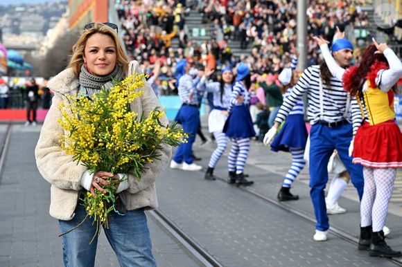 Séverine Ferrer - Dernière Bataille de Fleurs de la 140eme édition du Carnaval de Nice "Roi des Oceans" à Nice, le 1er mars 2025.
Le Carnaval s'est déroulé du 12 février au 2 mars 2025. 
Le Carnaval de Nice 2025 "Roi des Océans", est un préambule au rendez-vous mondial, que sera le sommets des Océans qui se tiendra en juin 2025 dans la capitale azuréenne. Le Carnaval portera ces messages forts de prise de conscience collective du réchauffement de la planète et du dérèglement climatique, au travers son ADN qui sont satire, ironie et féerie. Il est le 1er carnaval de France et l'un des plus célèbres du monde, avec ceux de Rio et de Venise, attirant chaque année des dizaines de milliers de spectateurs. Le thème du prochain carnaval de Nice a été annoncé par le maire, ce sera "Vive la Reine", le carnaval se réinvente et rend hommage à la féminité. L’année prochaine, il y aura une femme à la tête de la monarchie à la niçoise.  © Bruno Bebert/Bestimage