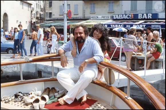 Son dernier post Instagram, daté du 25 mai, montrait son petit chien lui souhaitant une "bonne fête maman", ultime trace d’un lien profond et attendrissant.

Archives - Richard Anthony, Sabine à Saint-Tropez en 1982  DANIEL ANGELI / BESTIMAGE