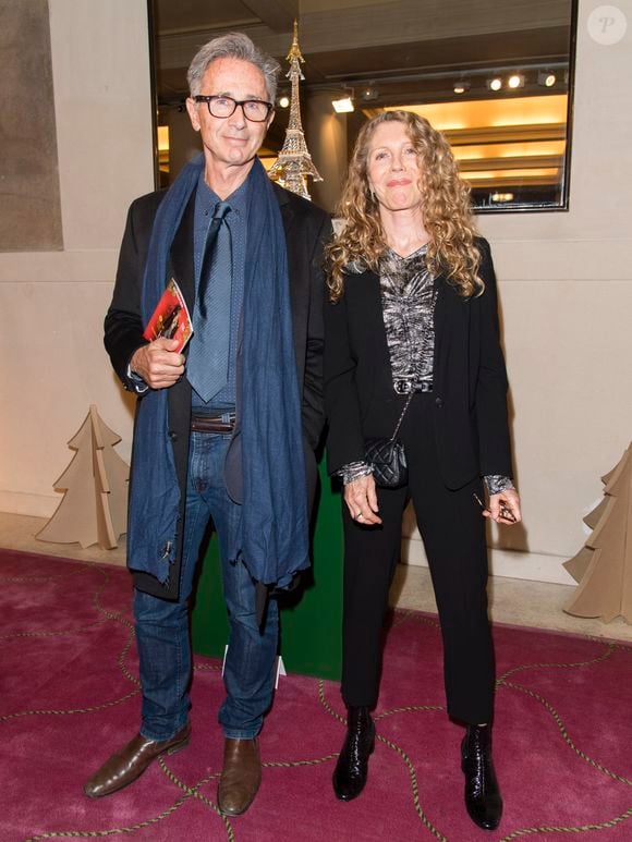 Thierry Lhermitte et sa femme Hélène lors de la 22ème édition des "Sapins de Noël des Créateurs" au théâtre des Champs-Elysées. Paris, le 17 novembre 2017.
© Pierre Perusseau/Bestimage