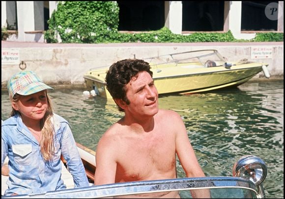 Gilbert Bécaud et sa fille Anne sur le Port Grimaud © Daniel Angeli Bestimage