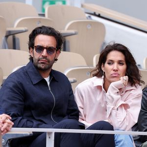 Laurie Cholewa et son mari Greg Levy dans les tribunes lors des Internationaux de France de Tennis de Roland Garros 2025. Paris, le 26 mai 2025. © Jacovides-Moreau/Bestimage