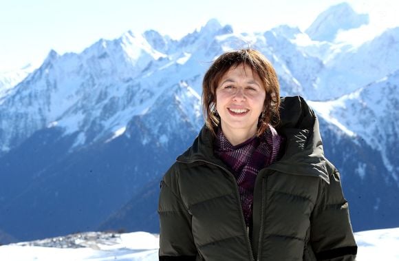 Elle est revenue sur son livre publié en 2024, dans lequel elle y évoque notamment la leucémie de son fils, aujourd’hui guéri, ainsi que son rôle de mère.

Valérie Bonneton lors de la 25ème édition du Festival TV de Luchon, France, le 7 février 2026. © Patrick Bernard/Bestimage