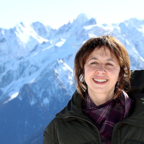 Elle est revenue sur son livre publié en 2024, dans lequel elle y évoque notamment la leucémie de son fils, aujourd’hui guéri, ainsi que son rôle de mère.

Valérie Bonneton lors de la 25ème édition du Festival TV de Luchon, France, le 7 février 2026. © Patrick Bernard/Bestimage