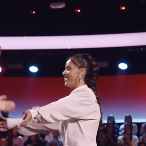 Depuis plusieurs mois déjà, Alice avait repris un suivi psychologique afin de mieux comprendre ce qu’elle traversait.

Alice dans l'émission "The Voice" TF1
