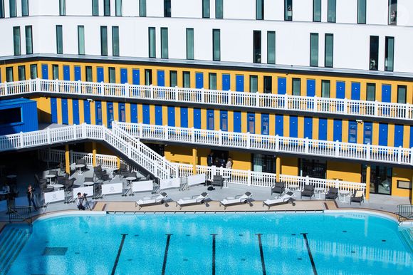 Atmosphère à la Piscine Molitor le premier jour de la réouverture à Paris, France, le 19 mai 2014. Photo par Romain Boe/ABACAPRESS.COM