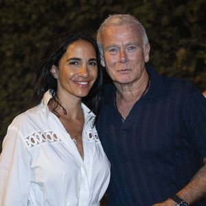 Franck Dubosc est marié à sa compagne de longue date Danièle

Exclusif - Franck Dubosc et sa femme Danièle  - P.Lellouche a joué son spectacle "Stand Alone" au théâtre de Verdure du 41ème Festival de Ramatuelle.
© Cyril Bruneau / Bestimage