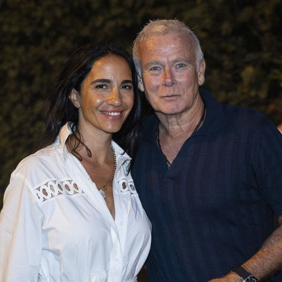 Franck Dubosc est marié à sa compagne de longue date Danièle

Exclusif - Franck Dubosc et sa femme Danièle  - P.Lellouche a joué son spectacle "Stand Alone" au théâtre de Verdure du 41ème Festival de Ramatuelle.
© Cyril Bruneau / Bestimage
