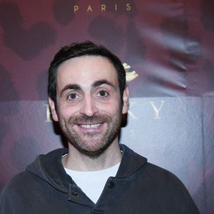Jugé à Gap, il a été condamné à 18 mois de prison, dont une partie avec sursis, et devra indemniser les parents de l’animateur.

Exclusif - Camille Combal - Le comédien Redouane Bougheraba inaugure son restaurant "Le Peaky" à Paris le 20 novembre 2024. © Rachid Bellak/Bestimage