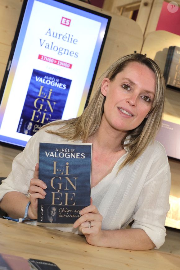 Aurelie Valognes au Festival du Livre de Paris 2024 au Grand Palais Éphémère le 14 avril 2024.

© Cédric Perrin / Bestimage
