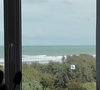 Le deuxième appartement se situe face à la mer : "C'est beau quand même. Qui va oser après cette vidéo dire que Dunkerque, c'est moche ?".

Capture YouTube d'Inès Vandamme.