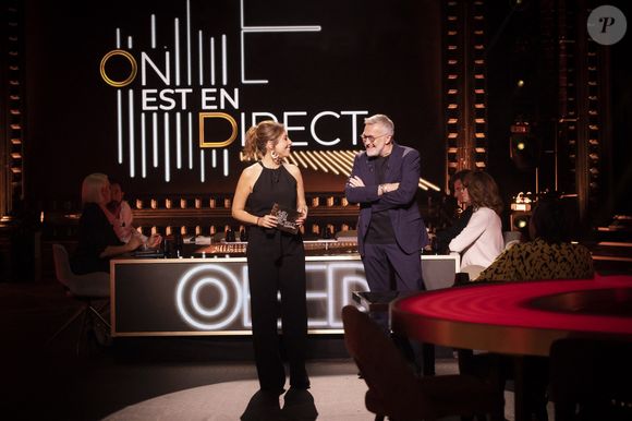 Exclusif - Léa Salamé, Laurent Ruquier lors de la dernière émission de L.Ruquier pour "On Est En Direct (OEED)", présentée par L.Ruquier et L.Salamé, et diffusée en direct sur France 2, à Paris, France, le 4 juin 2022. © Jack Tribeca/Bestimage