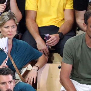 Les passionnés de basket ont eu des sueurs froides, à l'occasion du match Monaco-Paris : c'est finalement Monaco, sur ses terres, qui a remporté la partie. Deux fous de sport ont particulièrement vibré, dans les tribunes : Laure Boulleau et son compagnon Bruno Cheyrou !

Laure Boulleau et son compagnon Bruno Cheyrou - Célébrités assistent à la victoire de Monaco qui a remporté le match 4 de la finale de Betclic Élite face à Paris (80-74). © Stephane Pillaud / PsnewZ / Bestimage
