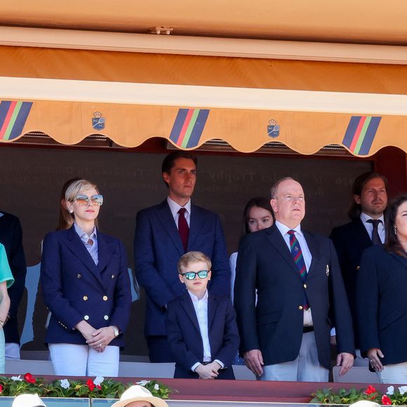 Pierre Casiraghi, Beatrice Borromeo, John Elkann, au second rang, la princesse Charlene, Ben-Sylvester Strautmann, la princesse Alexandra de Hanovre, au second rang, le prince héréditaire Jacques de Monaco, le prince Albert II de Monaco, Mélanie-Antoinette de Massy, la présidente de la Fédération Monégasque de Tennis et du Monaco Country Club lors de la finale du tournoi de tennis Masters 1000 de Monte-Carlo à Roquebrune-Cap-Martin, France, le 14 avril 2024. © Claudia Albuquerque/Bestimage