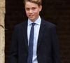 Le bien-être et la santé mentale des élèves occupent désormais une place importante, avec notamment des psychologues disponibles sur place.

Le prince George de Galles, fait sa rentrée au collège d'Eton entouré de ses parents, le prince William, prince de Galles, et Catherine (Kate) Middleton, princesse de Galles, le 8 septembre 2026.  © PA Wire/PA Images / Bestimage
