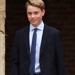 Le bien-être et la santé mentale des élèves occupent désormais une place importante, avec notamment des psychologues disponibles sur place.

Le prince George de Galles, fait sa rentrée au collège d'Eton entouré de ses parents, le prince William, prince de Galles, et Catherine (Kate) Middleton, princesse de Galles, le 8 septembre 2026.  © PA Wire/PA Images / Bestimage