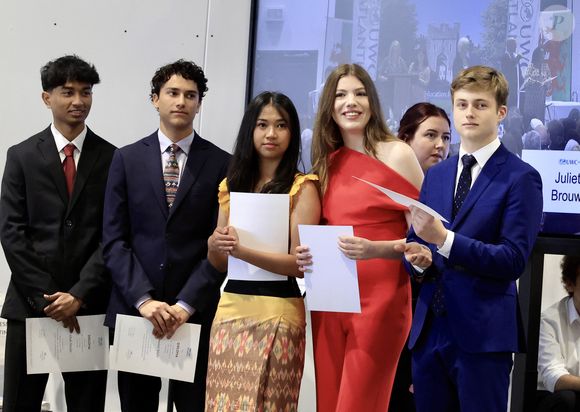 Le roi Felipe VI et la reine Letizia d'Espagne accompagnent l'infante Sofia lors de sa remise de diplômes à l'UWC Atlantic College le 24 mai 2025

Casa SM El Rey/Agence-Bestimage