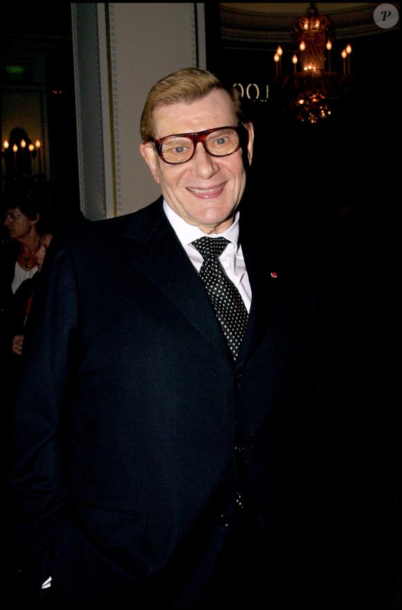 Exclusif - Yves Saint Laurent au spectacle d'Isabelle Adjani "La dernière nuit pour Marie Stuart" au Théâtre Marigny. © RINDOFF-GUIREC / BESTIMAGE