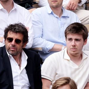 Patrick Bruel est le papa de deux garçons

Patrick Bruel et ses fils Oscar et Léon dans les tribunes lors des Internationaux de France de Tennis de Roland Garros. Paris. © Dominique Jacovides/Bestimage