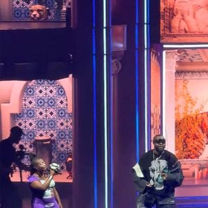 Gims, récemment mis en examen, fait une apparition surprise au concert de Theodora au Zénith de Paris le 29 mars 2026.
© Assia Mokhbi / Bestimage