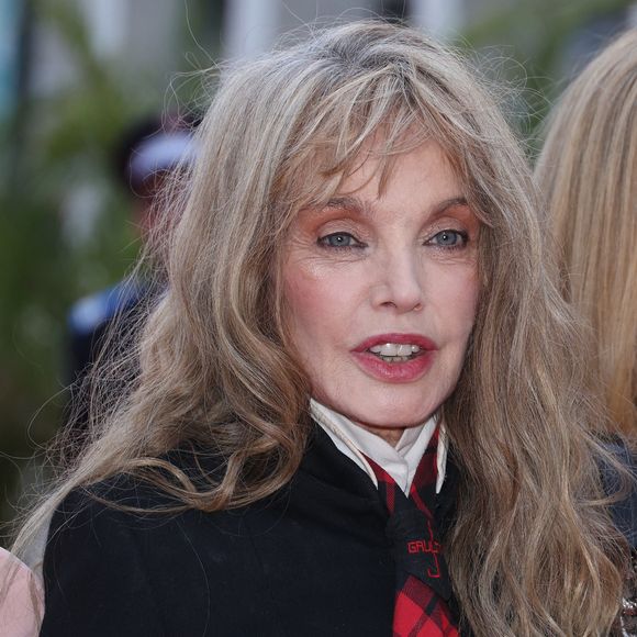 Arielle Dombasle - Arrivées à la soirée de cloture de la 35ème édition du ''Dinard British and Irish Film Festival'' de Dinard, France, le 5 octobre 2024. © Denis Guignebourg/BestImage