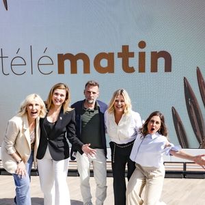 Alors que plusieurs rumeurs allaient bon train quant aux raisons de son départ, elle s'exprime enfin.

Exclusif - Charlotte Lipinska, Julie Gayet, Mathieu Kassovitz, Flavie Flament et Camille Dahan sur le plateau de l'émission Télématin en marge du 78ème Festival International du Film de Cannes, France, le 22 mai 2025. © Jack Tribeca/Bestimage