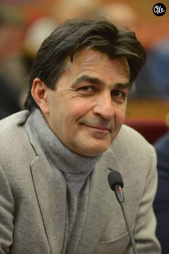 Exclusif - Le célèbre Chef cuisinier Yannick Alléno - Signature de la charte du parcours de la Gastronomie de la Région Ile-de-France à l'Hémicycle Simone Veil à Paris le 27 mars 2019. © Erez Lichtfeld/Bestimage