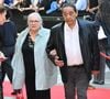 "Je ne suis pas une mamie gâteau. C'est-à-dire que les enfants peuvent m'énerver. Je ne suis pas à genoux devant mon petit-fils (...) Elever des enfants c'est dur, ce n'est pas totalement une partie de plaisir."

Josiane Balasko et son mari George Aguilar - Photocall de la série Netflix "Astérix et Obélix : le combat des chefs" au Cirque d'Hiver Bouglione à Paris le 29 avril 2025. © Veeren/Bestimage