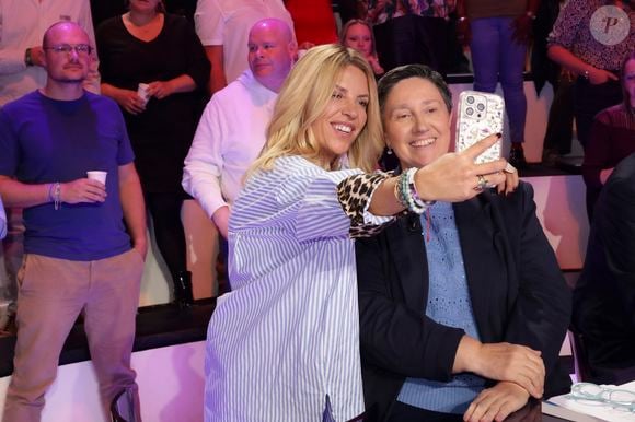 Sur Instagram, elle avait commenté leur premier cliché à deux : "La vie finit toujours par vous réconcilier avec l'amour".

Exclusif - Marie-Séverine Trouban, Danielle Moreau sur le plateau de l'émission "Tout beau, tout n9uf" présentée par C.Hanouna, et diffusé en direct sur W9, Paris, France, le 3 octobre 2025. © Jack Tribeca / Bestimage